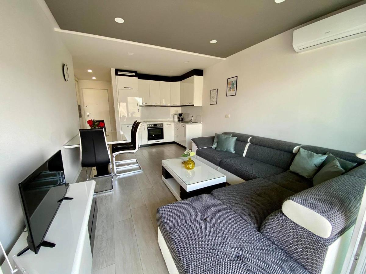 Modern Apartments With Garage Makarska Esterno foto