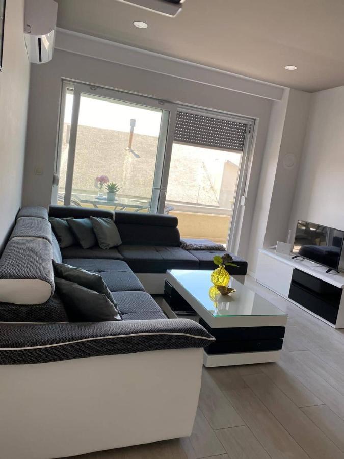 Modern Apartments With Garage Makarska Esterno foto